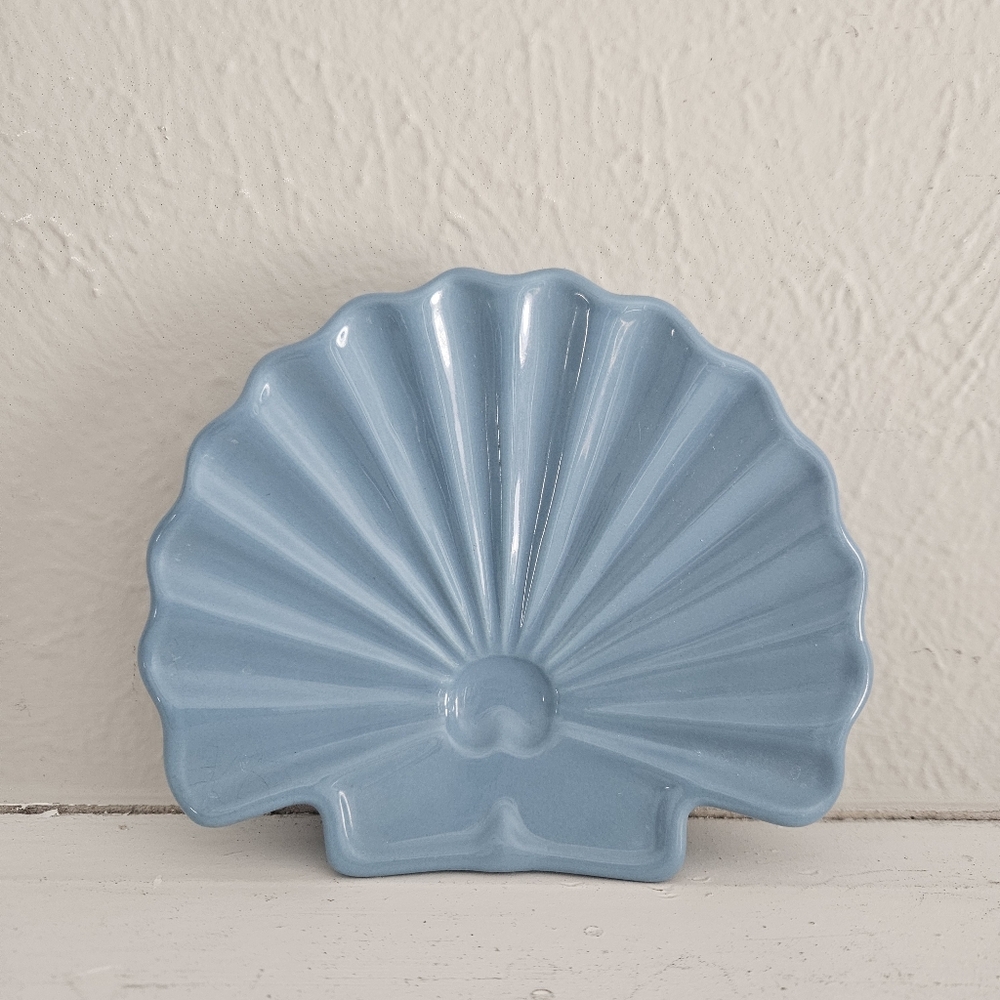 Vintage Hull Ceramic Clam Shell Soap Dish/Trinket Tray